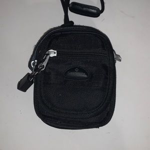 Samsonite Camera Bag with Velcro 5 Zippers and a Net Pouch ❤️